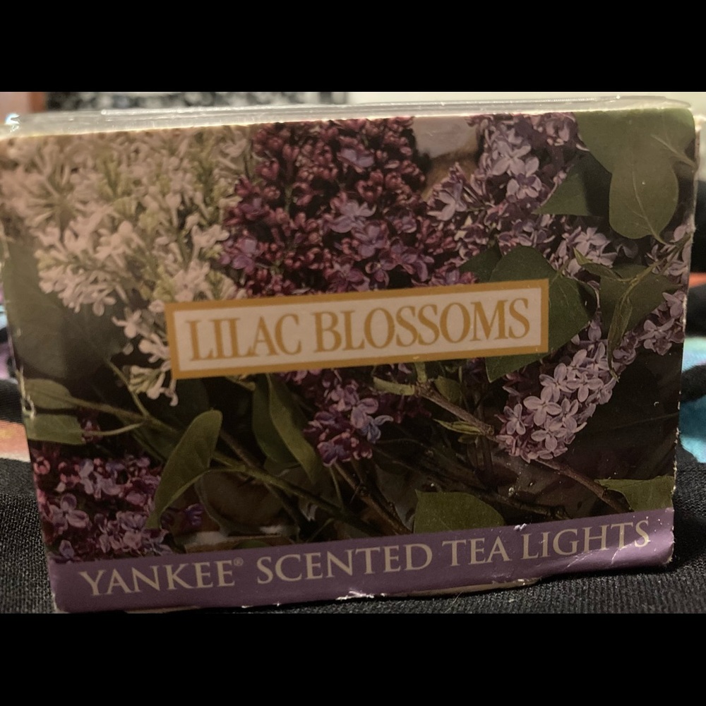 Vintage Yankee Candle Lilac Blossoms Tea Light Candles